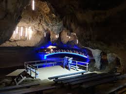 Accesul spre peşteră, la prima insurgenţă. Lucrari De Mentenanta La Pestera Bolii Asociatia Petro Aqua Petrosani