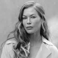 Nineties supermodel carre otis shared a rare portrait to instagram on friday. Carre Otis Sutton Model Activist Episode 19 The Boulderista