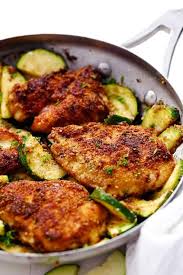 Crispy Parmesan Garlic Chicken With Zucchini Is A Fantastic One Pan Meal That The Family Will Love The Chicken Is So In 2020 Chicken Recipes Recipes Zucchini Recipes