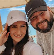 Alexis Breck (@alexis.arias.98)