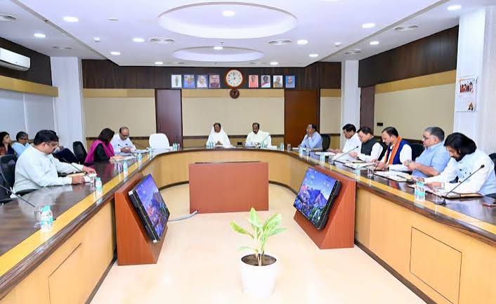 छत्तीसगढ़ में UCC लागू करने की तैयारी: साय कैबिनेट का बड़ा फैसला, ड्राफ्ट के लिए बनेगी कमेटी, अहम फैसले भी जान‍िए | ucc chhattisgarh implementation vishnu deo sai ...