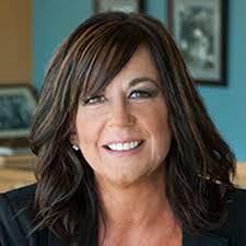 Lynne Porter's Instagram, Twitter & Facebook