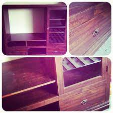 للبيع مكتبة تلفزيون بحالة ممتازة السعر 45 bd home decor decor bookcase