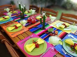 Table Runner Ideas Fresh Accents Of A Festive Table Decor Fiesta Table Mexican Table Setting Mexican Restaurant Decor