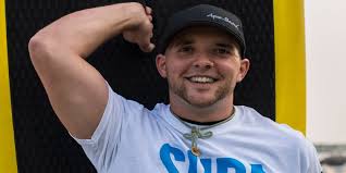 Jesse Hieb's Instagram, Twitter & Facebook