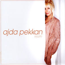 Jun 07, 2021 · süperstar ajda pekkan ve power tv genel koordinatörü atilla şen, geçtiğimiz gün bodrum bitez'de bulunan bir restorandan çıkarken görüntülendi. Resim Single By Ajda Pekkan Spotify
