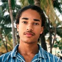 20+ profils pour “Sonnet”