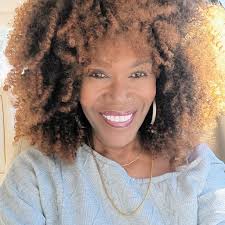 Hello I'm Linda a seasoned women looking for my partner hopefully in  Missouri however miss me wit the BS frfr. who's ready to chat? Lol