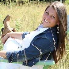 Young Artist Feature: Abby Paskvan