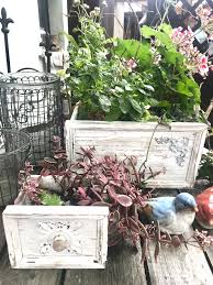 Mit dem griff, der sich an der vorderseite der schublade befindet, können sie die schublade öffnen und schließen. Pin Auf Vika S Hof Garten