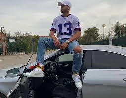 Is an italian sprinter and long jumper. R311cvdfm45rm