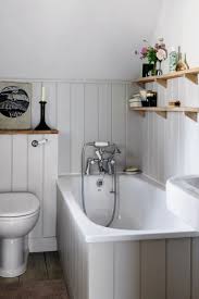 Country cottage style is informal but elegant. 21 English Country Bathroom Designs To Inspire You