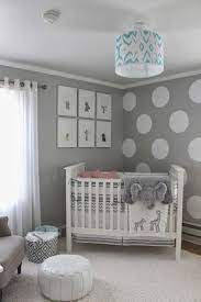 Wandfarbe Grau Und Wand Streichen Muster Weisse Punkte Fur Neutrale Kinderzimmer Gestaltung Kinderzimmer Wand Kinder Zimmer Neutrale Kinderzimmer