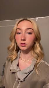 Kira Farley's Instagram, Twitter & Facebook