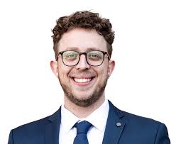 Viani Real Estate Group : REMAX Innovations : Meet the Group