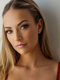 Carissa Kruger's Instagram, Twitter & Facebook