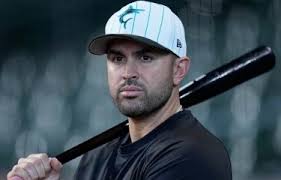 Luis Urueta será el coach de banca de Bruce Bochy con los Rangers