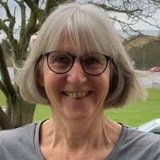 Carol Eves (@materialmoves) • Instagram photos and videos