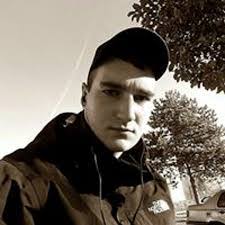 Chris Seelig's Instagram, Twitter & Facebook