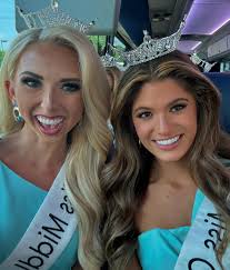 Best. Day. Ever!!!! 🎮👾 Johnson City has been so good to us! Thank you  @mytiebreakers for hosting all the Miss Tennessee local titleholders today  and providing hours of fun!! 🤩 I am