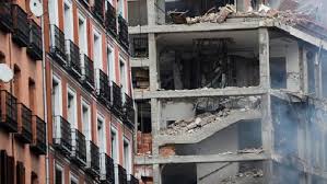 Smoke rises from the site of. Jzfitx9cm Cgdm