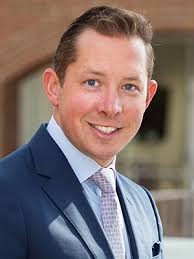 Lee Strother's Instagram, Twitter & Facebook