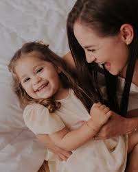 Gabriela Cristine...