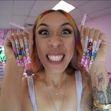 Happy Friday The 13th 👻 Enjoy these spooky but not so spooky Scooby nails  🐾 Who's your spirit animal?? Shaggy, Scooby, or the Monster?! 😆