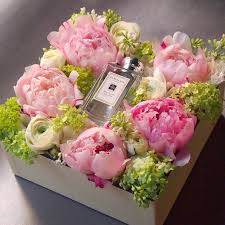 To connect with i love perfume, join facebook today. Fall In Love With Beauty 7 Reasons Make Flowers The Most Precious Gifts Published In Pouted Online Magazine G Flower Box Gift Flower Gift Flower Arrangements