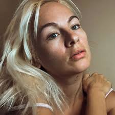 ✨ Avid reader 📕 Avid writer ✍️ Video game player 🎮 Bicyclist 🚴‍♀️ Animal  lover 🐾 Movie buff 🎥 Tell me about you now: Or ask me something