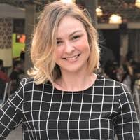 Amanda C. Thomé Travincas