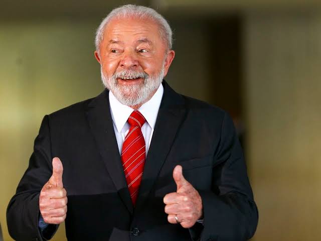 Lula cobra lealdade do centrão e manifesta descontentamento em reunião ministerial