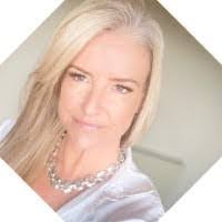 Alexandra Jahnke's Instagram, Twitter & Facebook