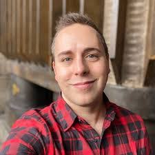 Diane Ringlund's Instagram, Twitter & Facebook