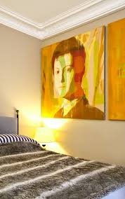 Alpha Sidibes Stil Ein Eklektischer Mix Mit Den Elementen Afrika Okzident Den U S A Seine Wohnung Im Schonen Paris Ist E Mit Bildern Wohnen Wohnung Einrichten Zuhause