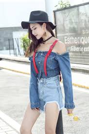 This artist rose is simply as beautiful as her name. Off Shoulder Denim Style Crop Top Rose Blackpink K Fashion At Fashionchingu