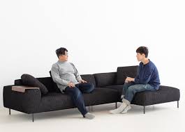 カウチソファとオットマン、どっちを買えばいい？選び方とおすすめソファを紹介 | 国産ソファブランド NOYES