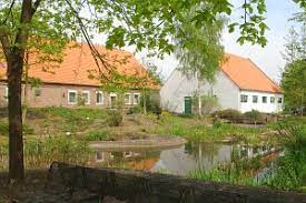 مدرسة في كليفه، ألمانيا (ar); Willkommen Im Versuchs Und Bildungszentrum Landwirtschaft Haus Riswick Haus Riswick Landwirtschaftskammer Nrw