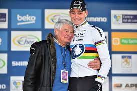 Jun 28, 2021 · natuurlijk is hij trots, maar vader adrie van der poel klinkt een dag na de historische zege van mathieu van der poel in de tour de france vooral nuchter. Waarom Mathieu Van Der Poel Zo Zielsveel Houdt Van Zijn Opa Raymond Poulidor De Volkskrant