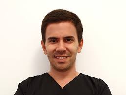 Como é que a pandemia está a afetar a medicina dentária? O testemunho de Nuno  Meneses Gonçalves