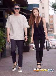 The actress appeared on a talk show for the first time since her dating news with se7en in september of 2016. Lee Dong Wook And Lee Da Hae Omomomo Sleeves Hem Looks Masculino Looks Masculino