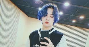 Even though jungkook is now officially 22 years old, he still looks cute and very 25.01.2021 · while fans gush over his latest selca, jungkook took to weverse and shared a mirror selfie to add yet another smile to our monday. Egd8cupww5esqm