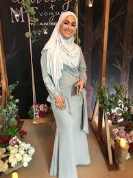 Check spelling or type a new query. Elfira Loy Kolaborasi Dengan Mc Vogue Keluarkan Koleksi Baju Raya