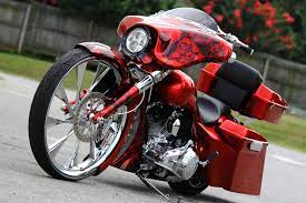 Ace In The Hole 30 Inch Wheel Custom Bagger The Bike Exchange Harley Davidson Baggers Street Glide Harley Harley Bagger
