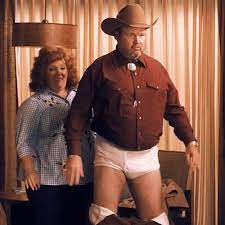 Big Chuck From Identity Thief Who Knew Pinterest Could Support Gifs Cool Grandpa Hunky Men Modern Family