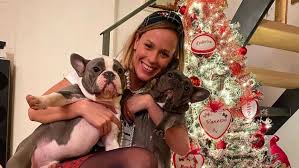 Federica pellegrini matteo giunta / nuoto, matteo giunta è il nuovo allenatore di federica. Federica Pellegrini Non Si Nasconde Piu Sull Albero Un Cuore Con Il Nome Del Fidanzato Matteo Giunta