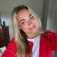 Abby Coates's Instagram, Twitter & Facebook