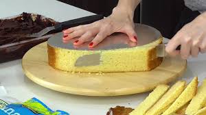 Kuchen mit überraschung zu ostern überraschungskuchen lassen sich zu jedem beliebigen anlass zubereiten und dekorieren. Uberraschungsei Kuchen Inklusive Uberraschung Was Fur Ein Dickes Ei Leckerschmecker