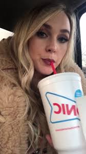 #stitch with @mollietrainor y’all ate tide pods. I’ll part my hair