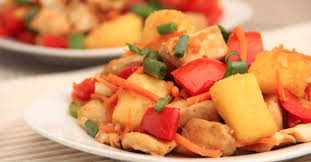 Le Poulet A L Ananas Recette Poulet Ananas Pineapple Chicken Recipes Sweet And Spicy Chicken Spicy Dishes